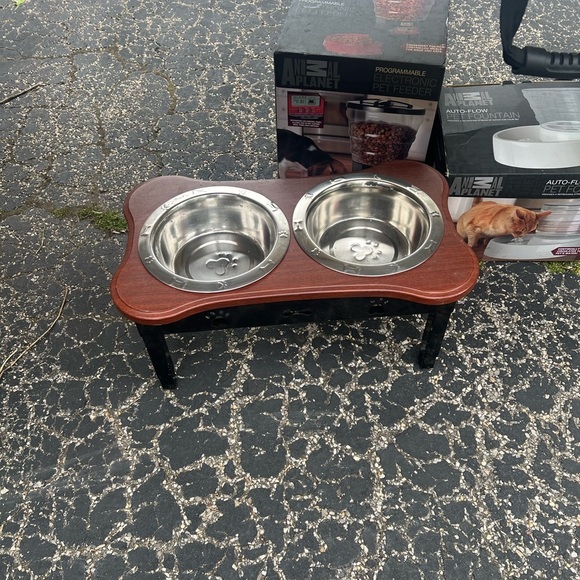 Stainless Steel Pet Feeding Station with Wooden Stand - Picture 1 of 1